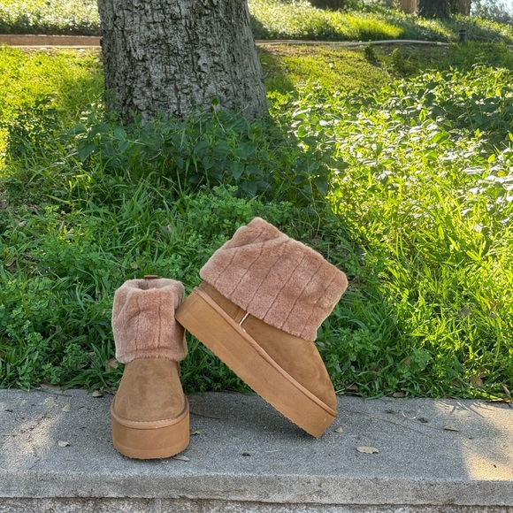 Chunky Platform Fur Boots - Picture 6 of 6